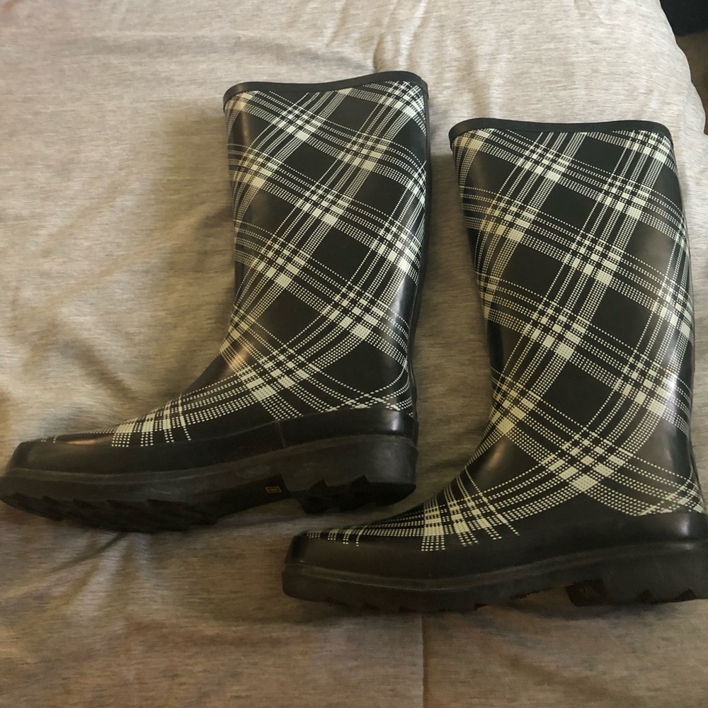 Ladies rain boots Size 6